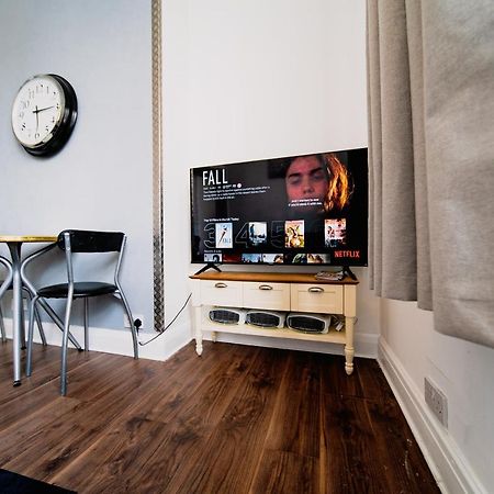 Spacious 2 Bedroom Apartment In Downtown London Exteriör bild